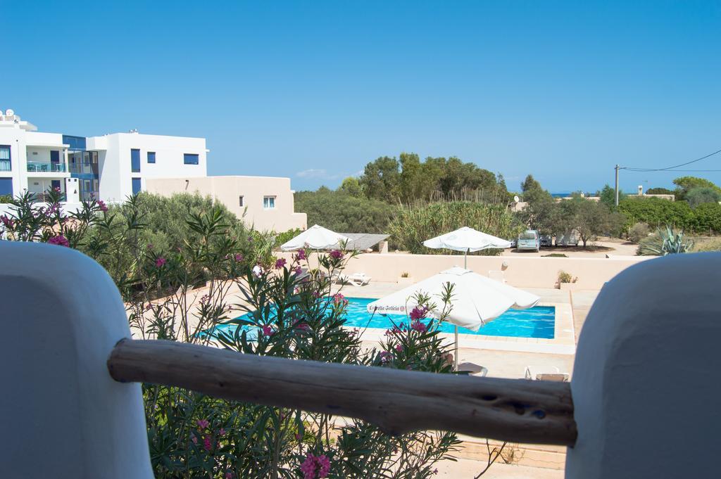 אס פוחולס Hostal Mayans מראה חיצוני תמונה