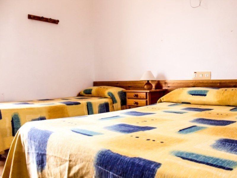 אס פוחולס Hostal Mayans מראה חיצוני תמונה